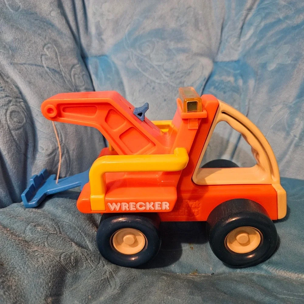 Vintage Buddy L Mack WRECKER Tow Truck Toy Car Orange Plastic‎ Toy for Kids